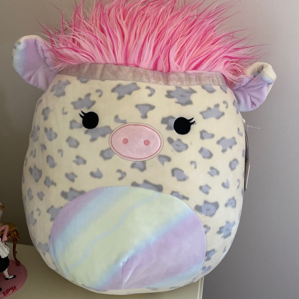 Pig Squishmallow- Nia